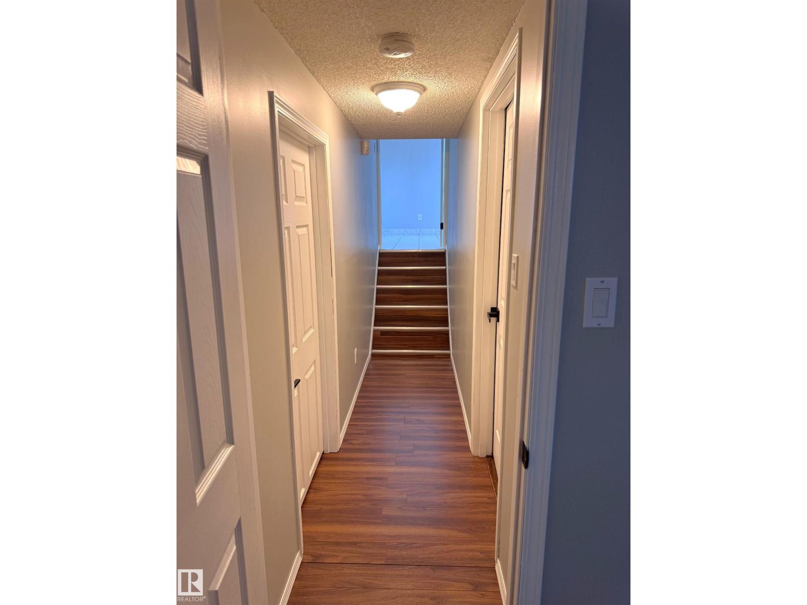 7312 137 AV NW - 34