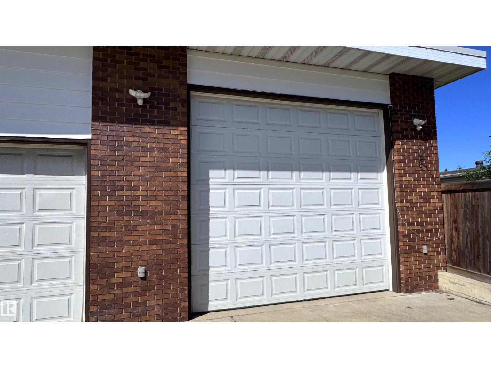 7312 137 AV NW - 35