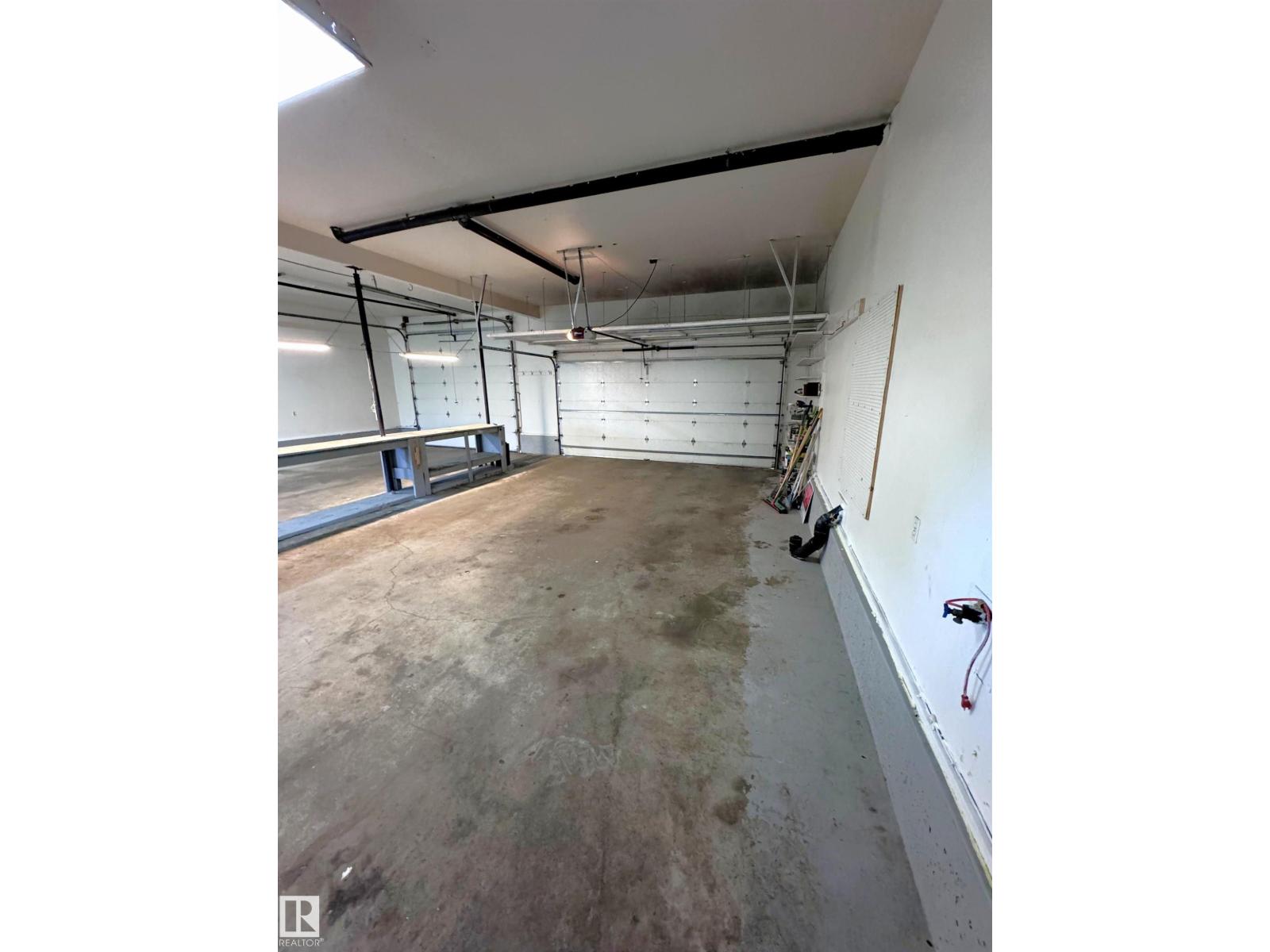 7312 137 AV NW - 36