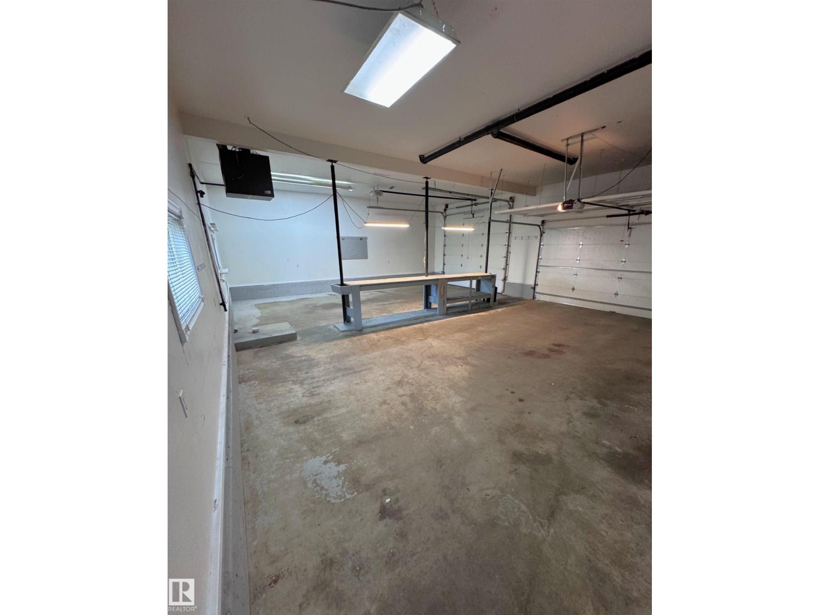 7312 137 AV NW - 37