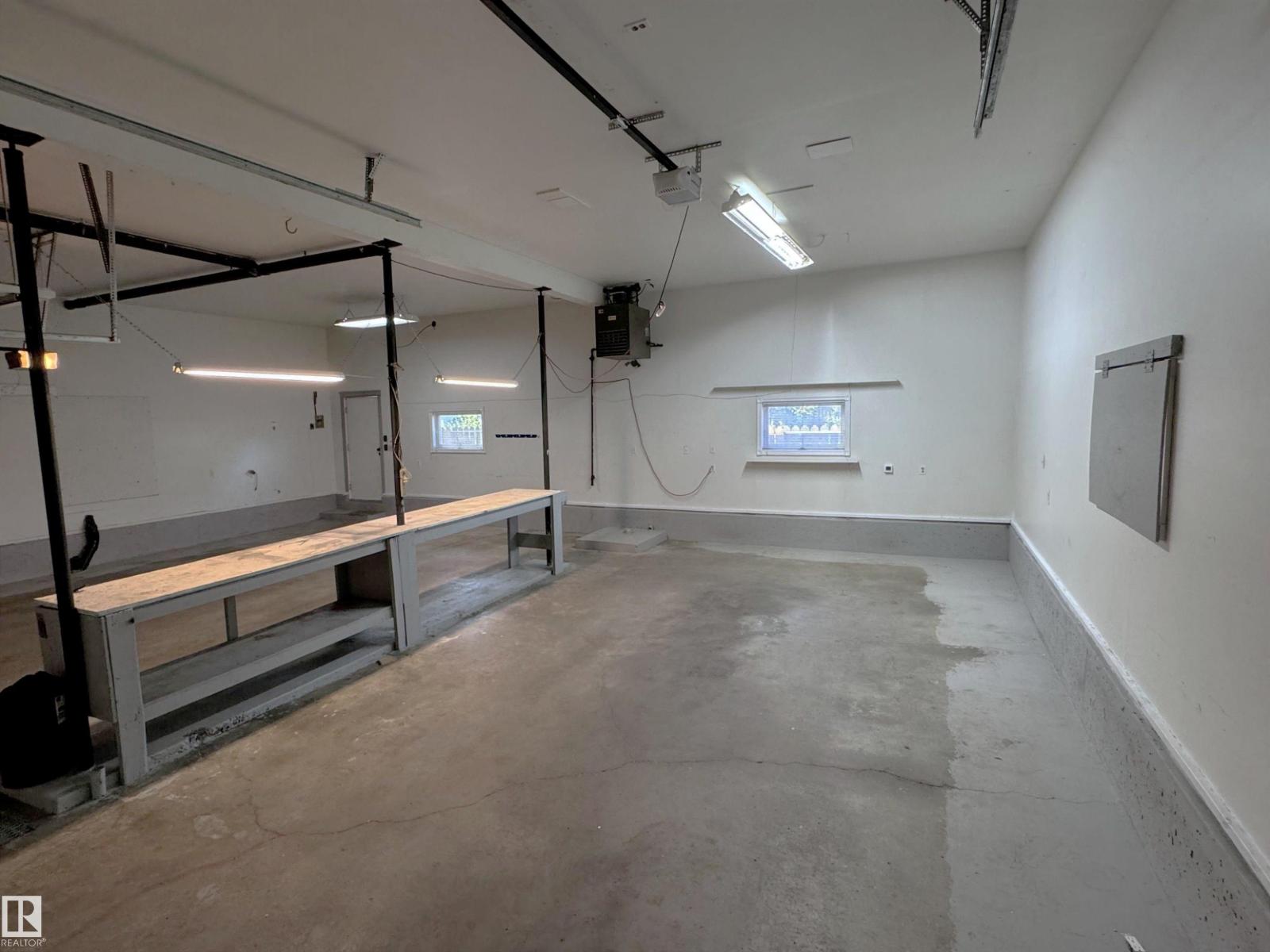 7312 137 AV NW - 38