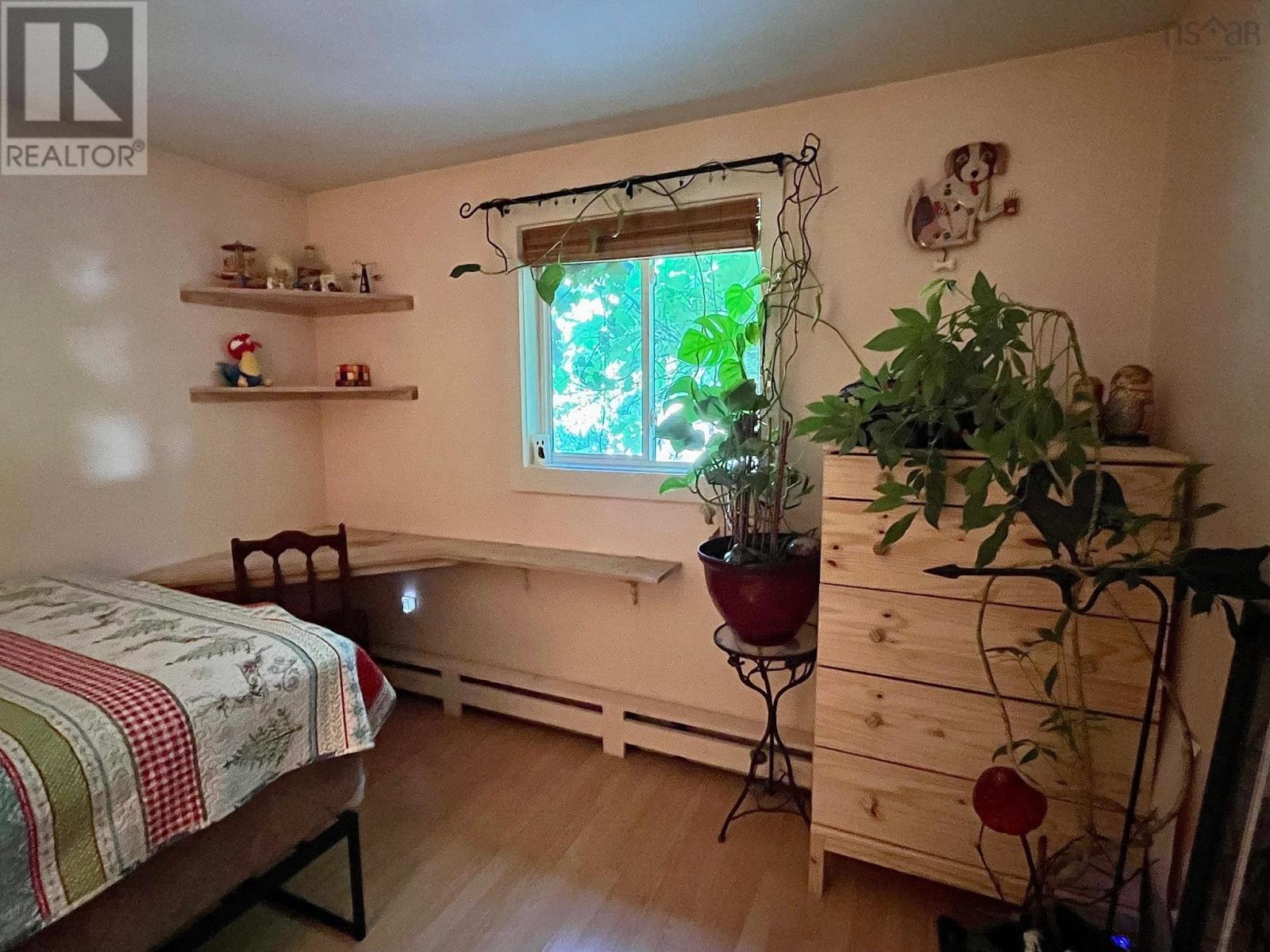 35 Colonial Crescent - 10