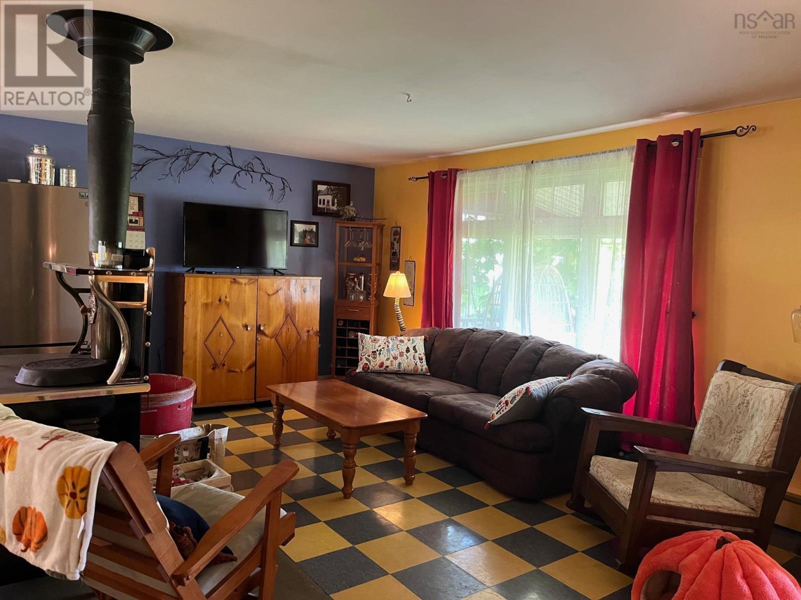 35 Colonial Crescent - 3