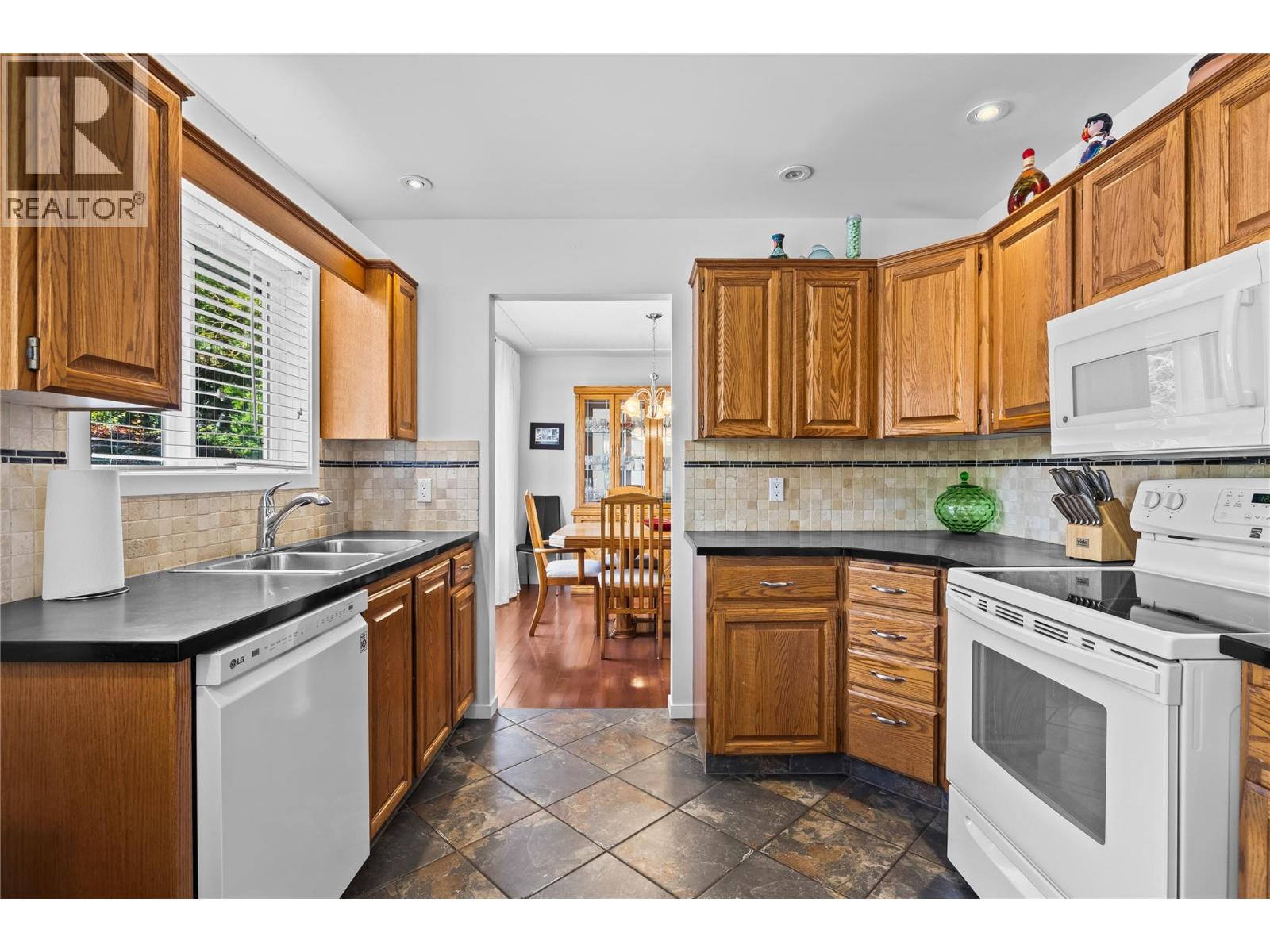 #15 3370 Casorso Road - 11