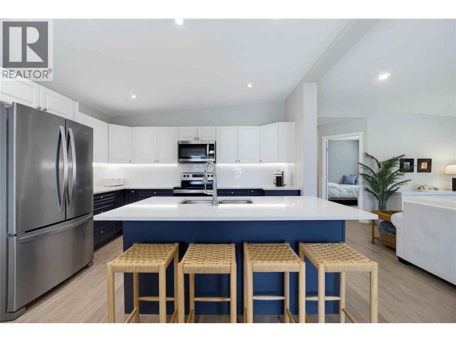  728 Elderberry Walk, Sicamous