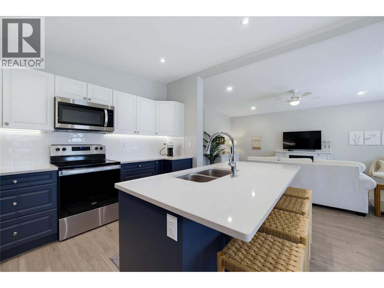  728 Elderberry Walk, Sicamous