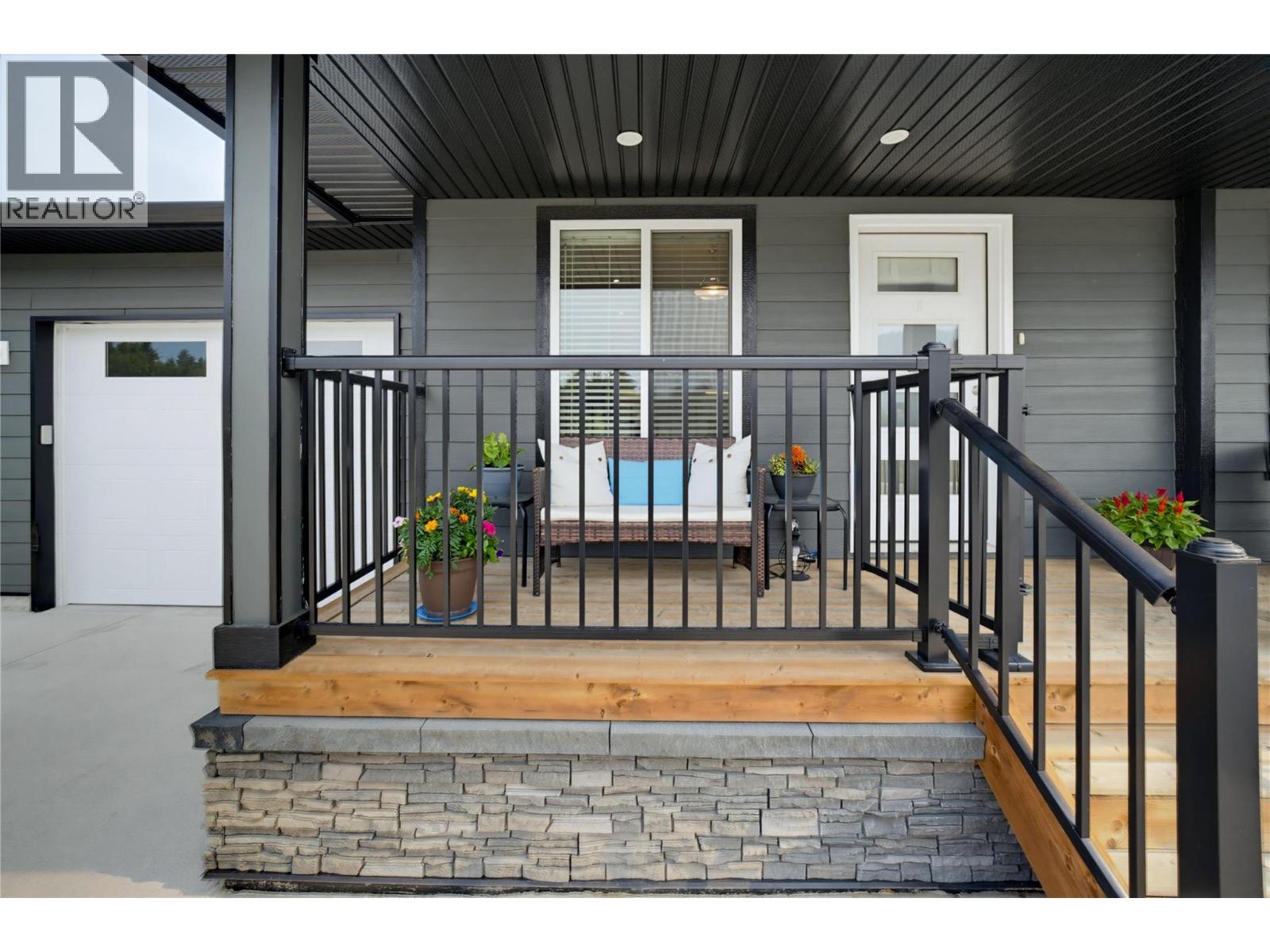  728 Elderberry Walk, Sicamous