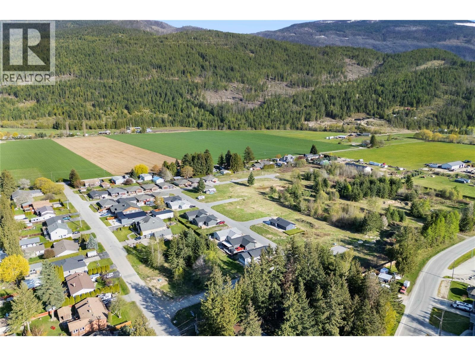  728 Elderberry Walk, Sicamous