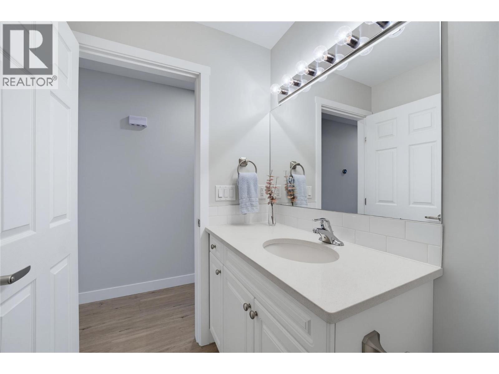  728 Elderberry Walk, Sicamous