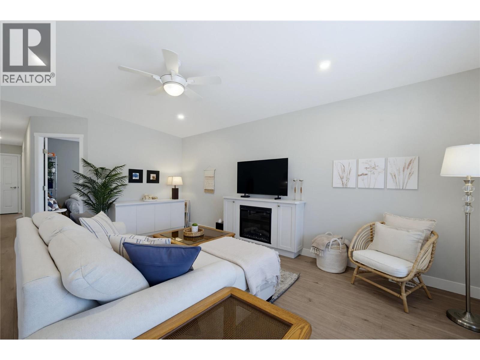  728 Elderberry Walk, Sicamous