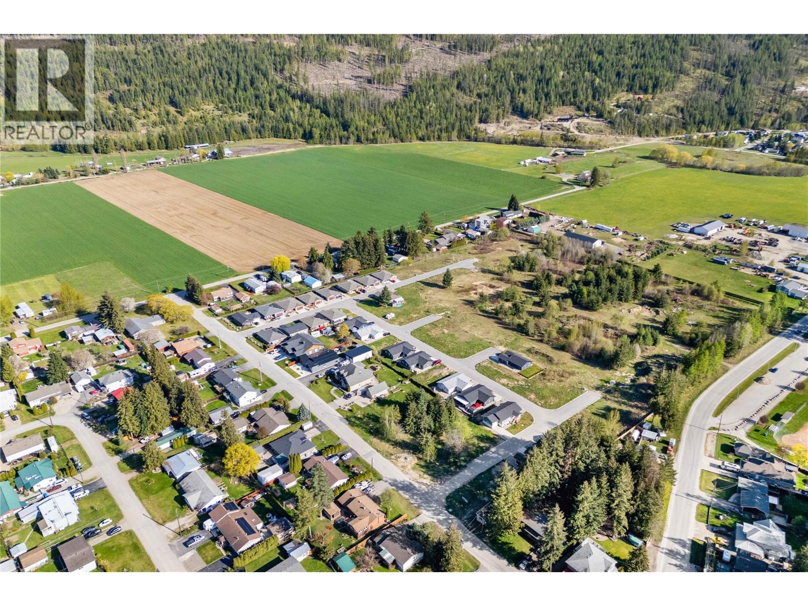  728 Elderberry Walk, Sicamous