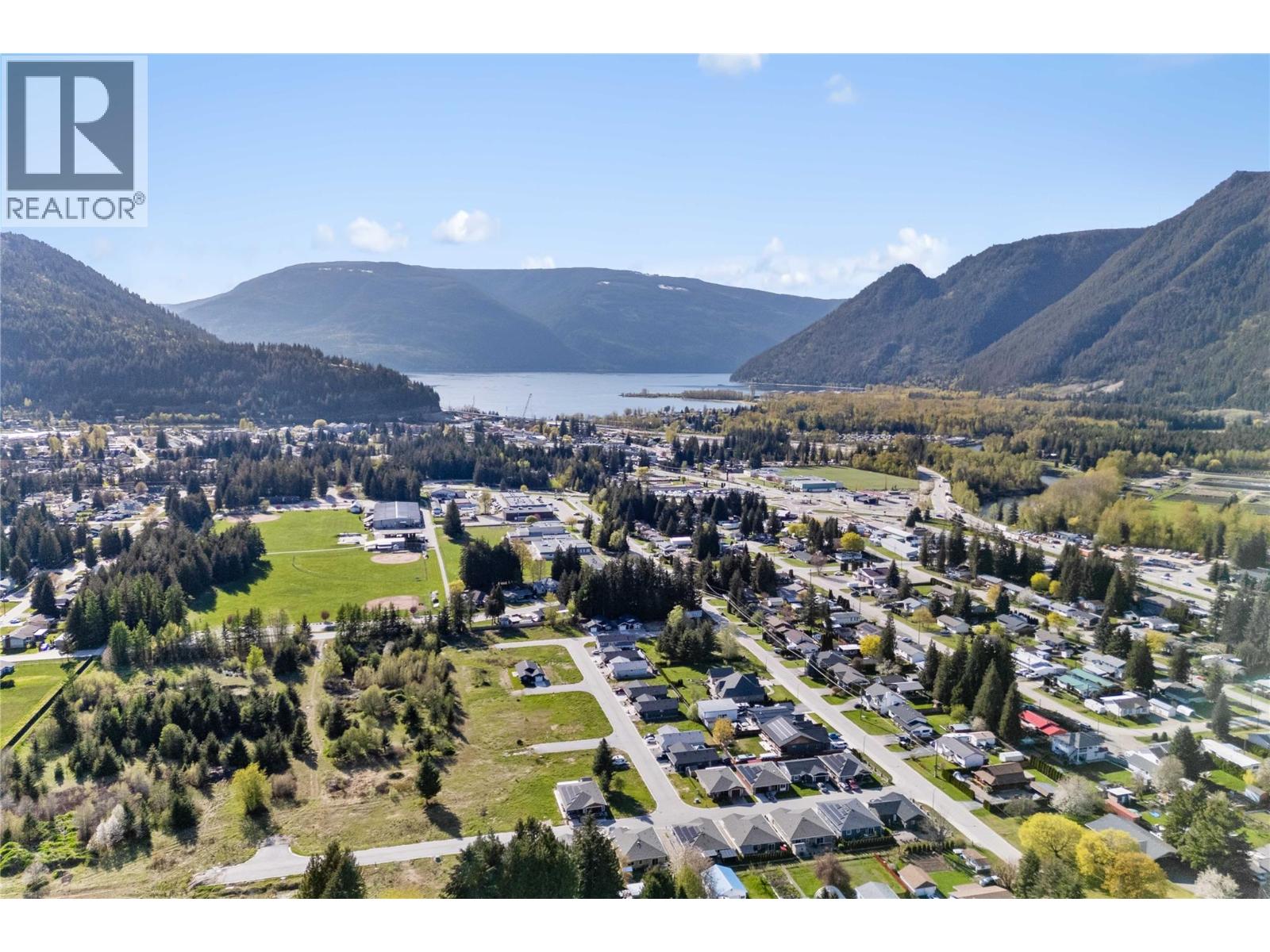  728 Elderberry Walk, Sicamous