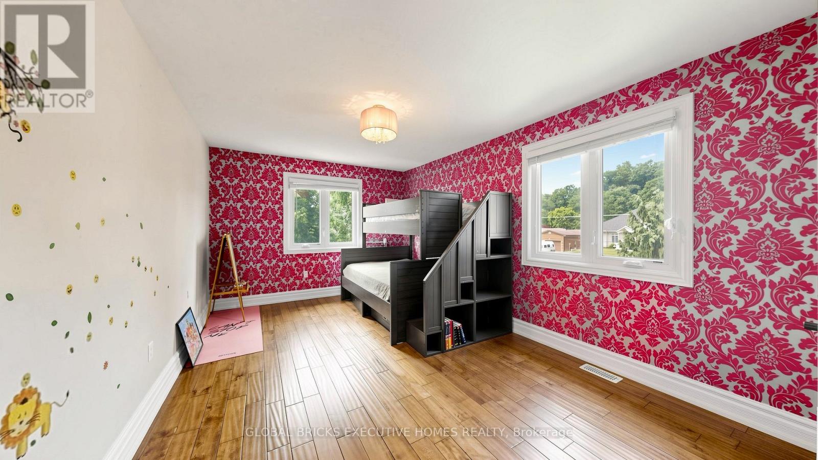 33 ANN STREET - 30
