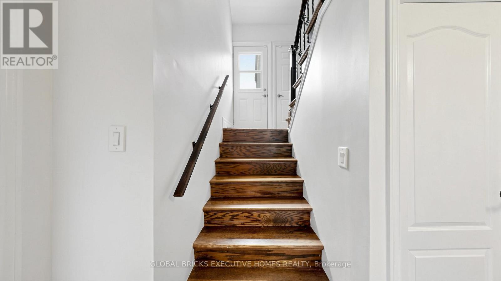 33 ANN STREET - 33