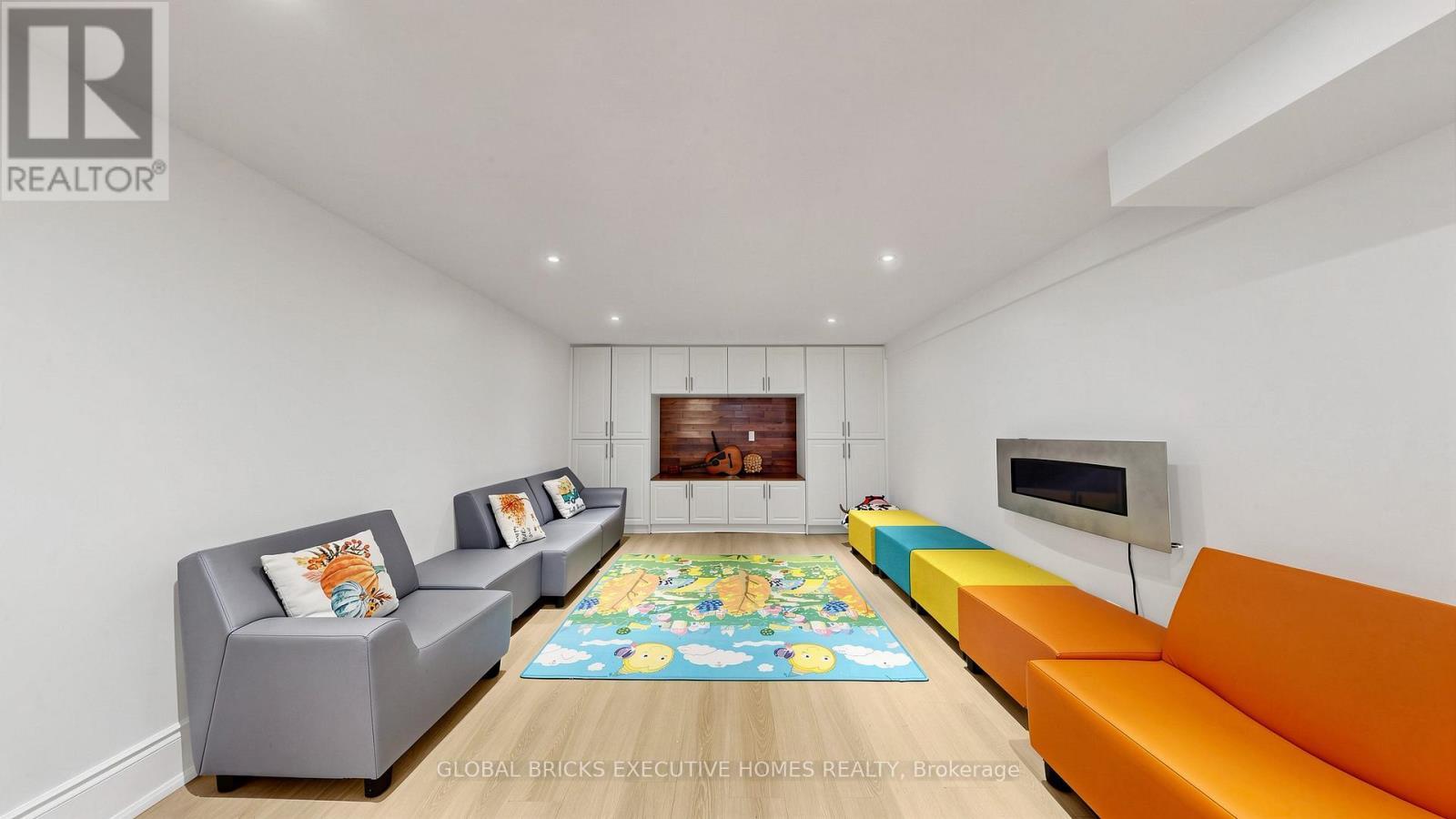 33 ANN STREET - 34