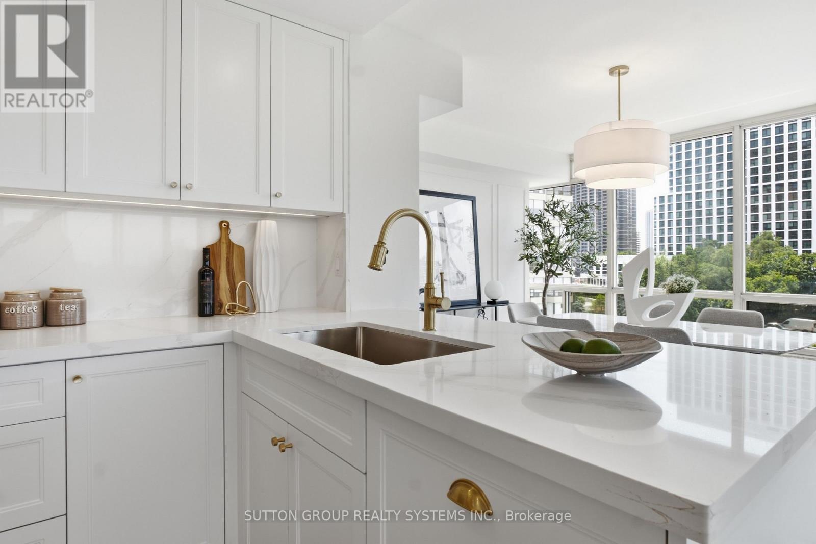 #601 1320 ISLINGTON AVENUE - 10