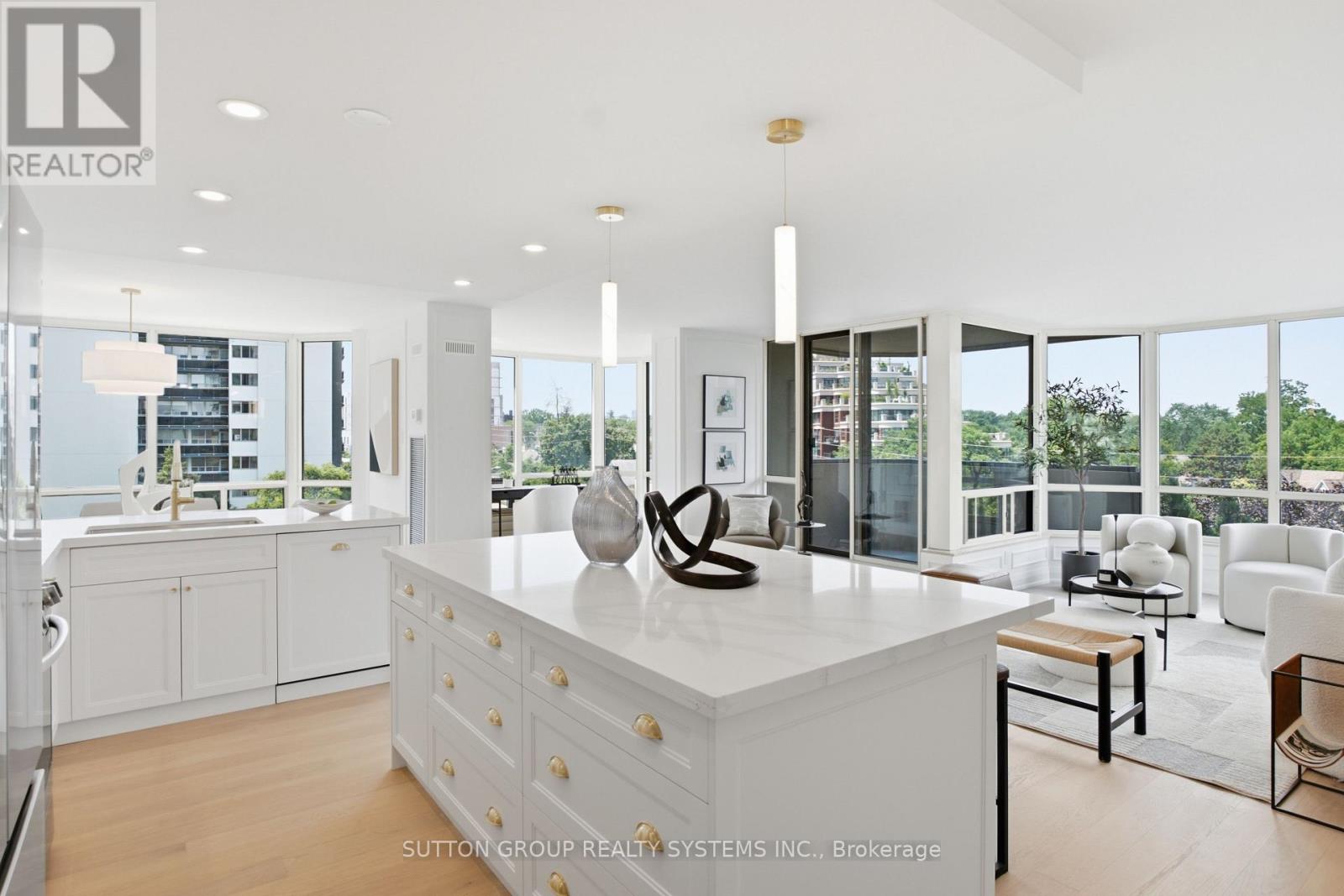 #601 1320 ISLINGTON AVENUE - 3