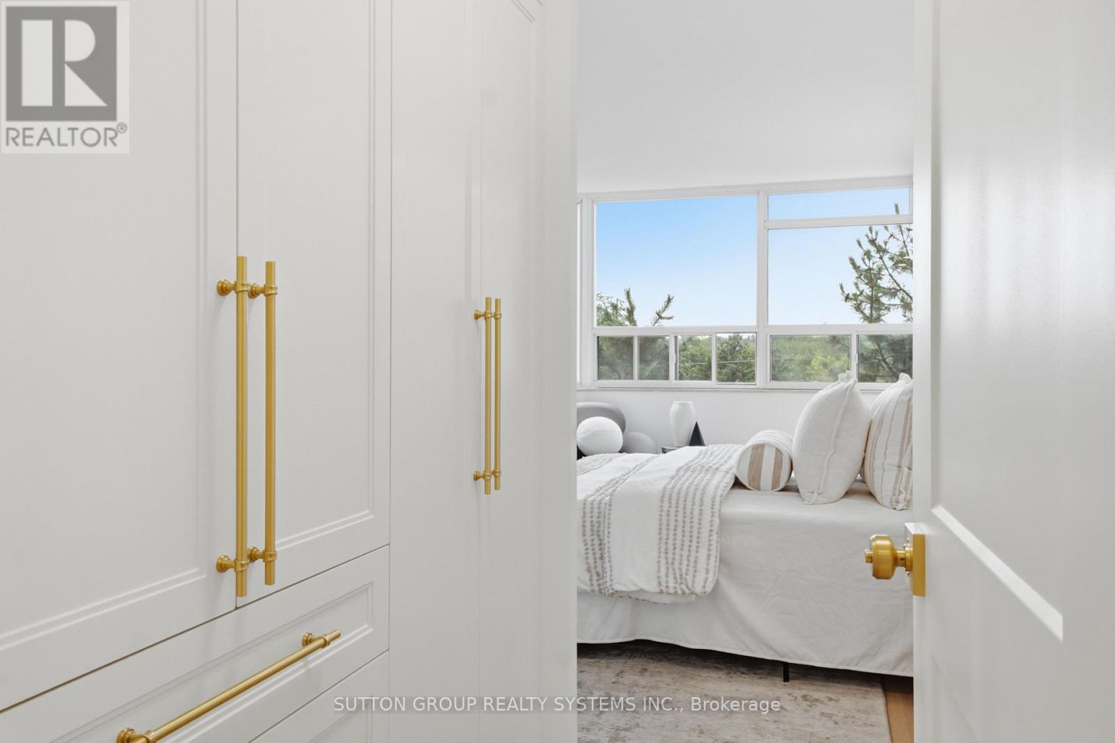 #601 1320 ISLINGTON AVENUE - 34