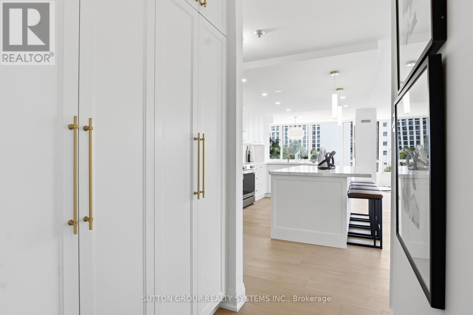 #601 1320 ISLINGTON AVENUE - 36