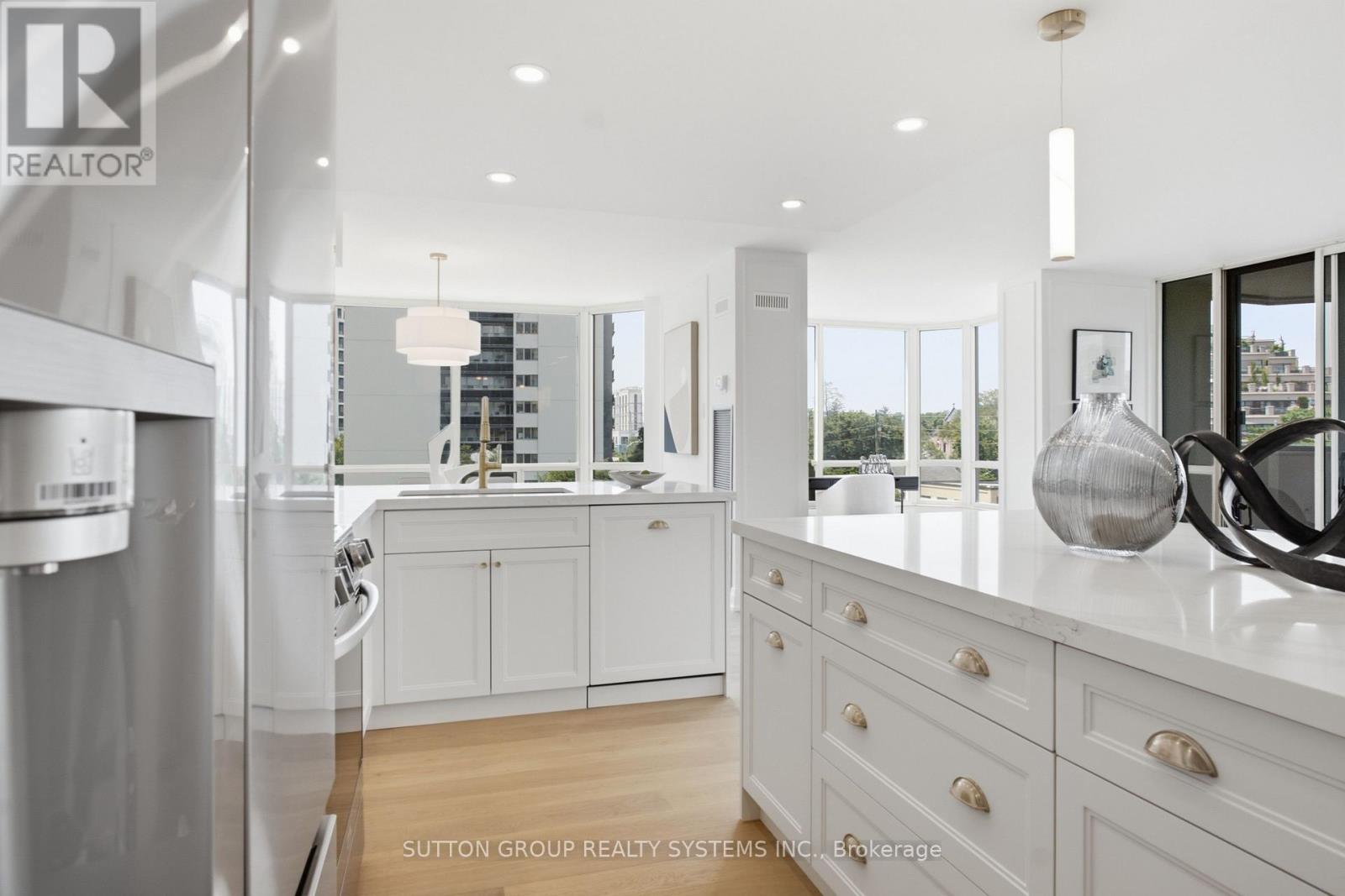 #601 1320 ISLINGTON AVENUE - 6