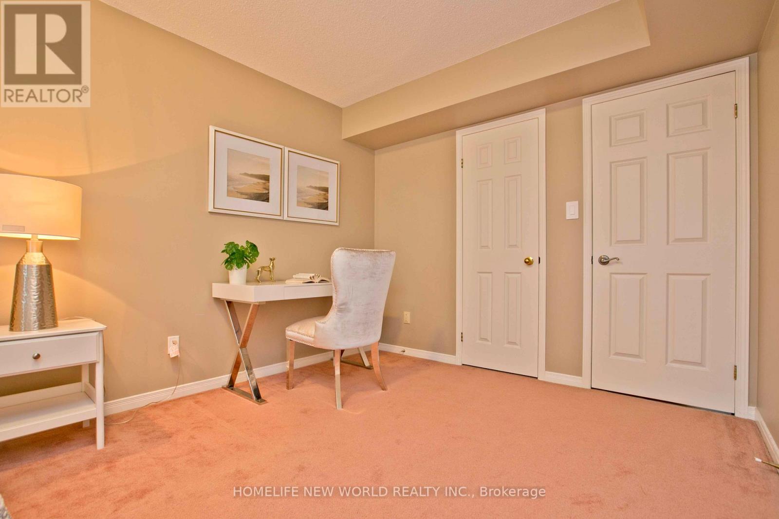 #18 2120 HEADON ROAD - 15