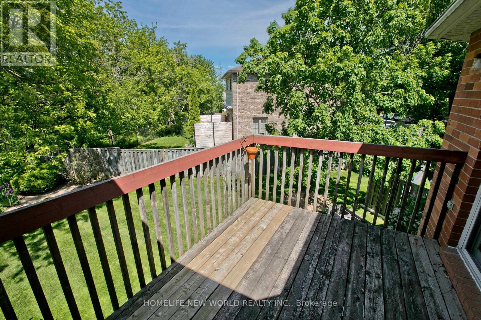 #18 2120 HEADON ROAD - 23