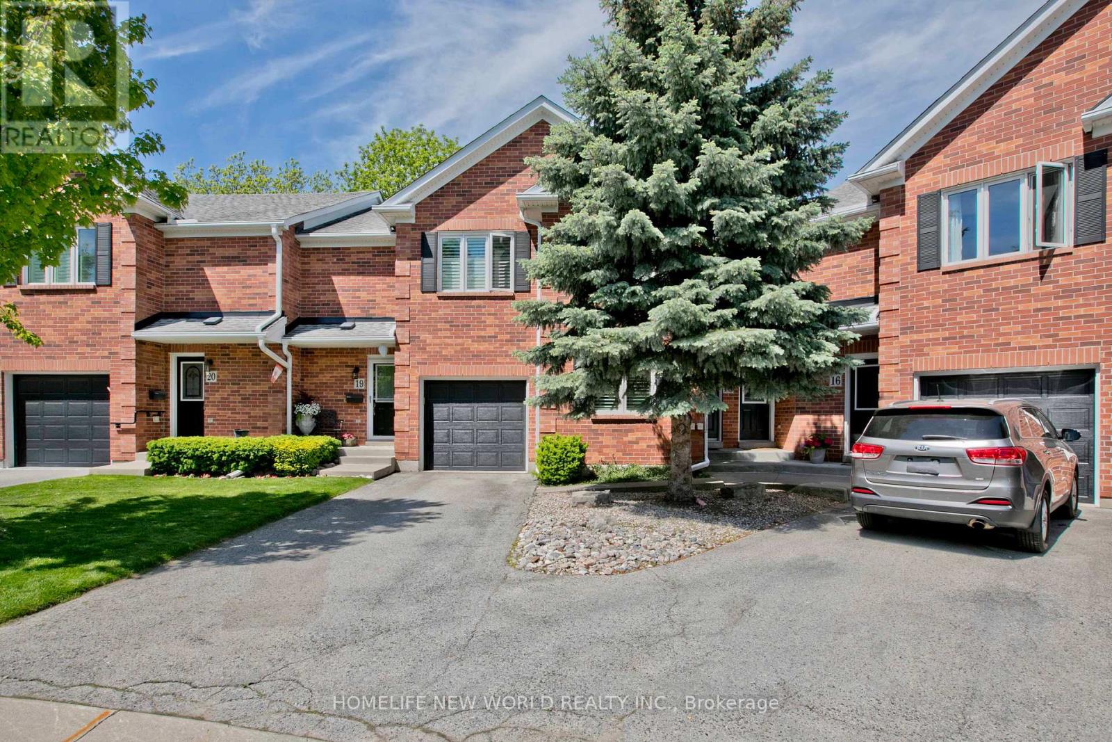 #18 2120 HEADON ROAD - 3