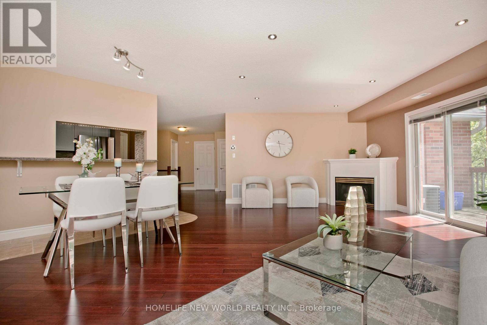 #18 2120 HEADON ROAD - 6