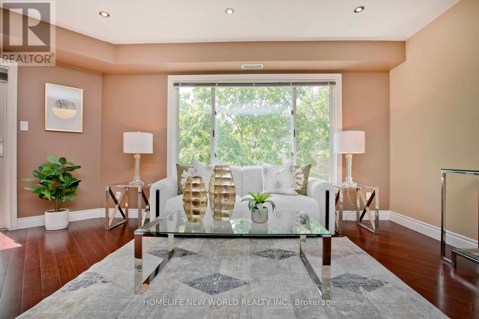 #18 2120 HEADON ROAD - 7