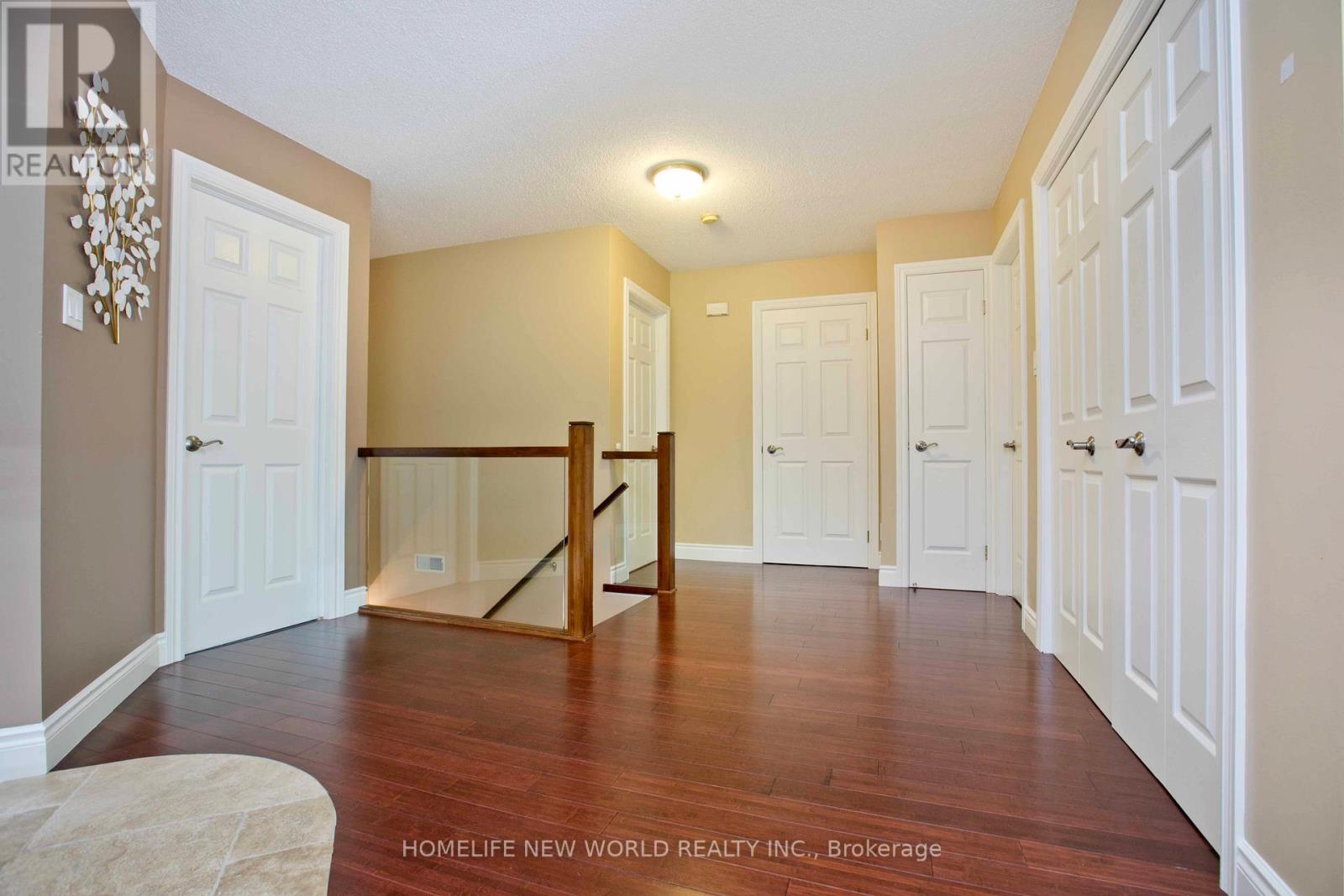 #18 2120 HEADON ROAD - 9