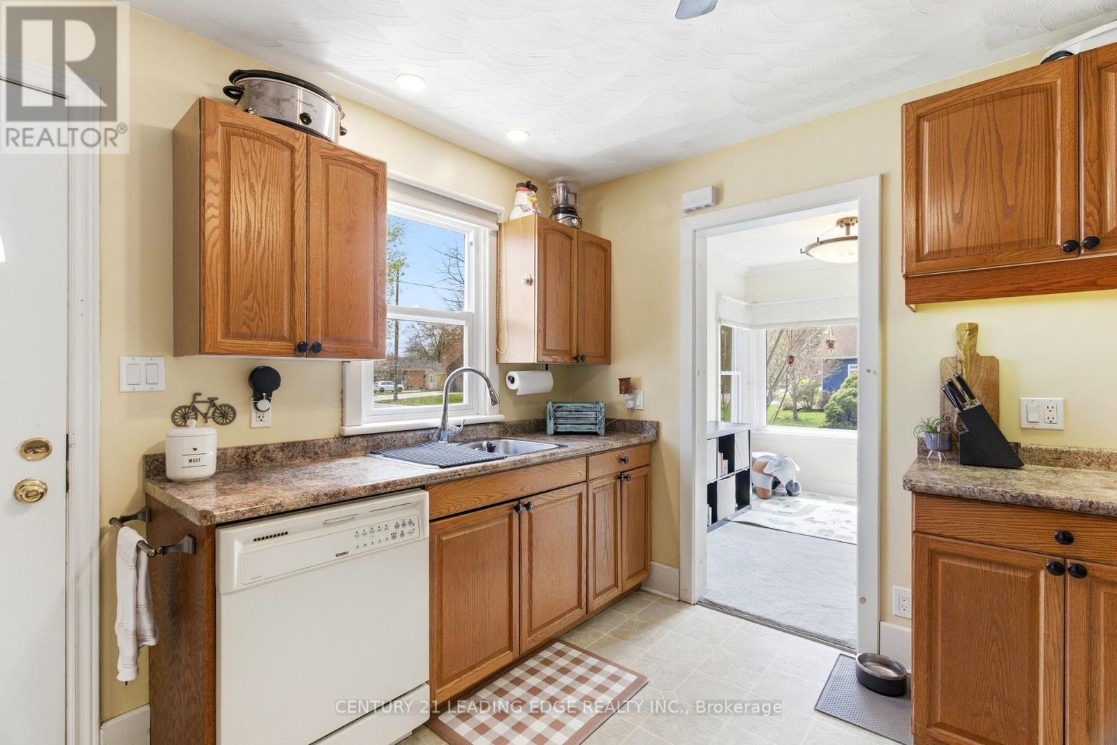 160 WIDDER STREET - 6