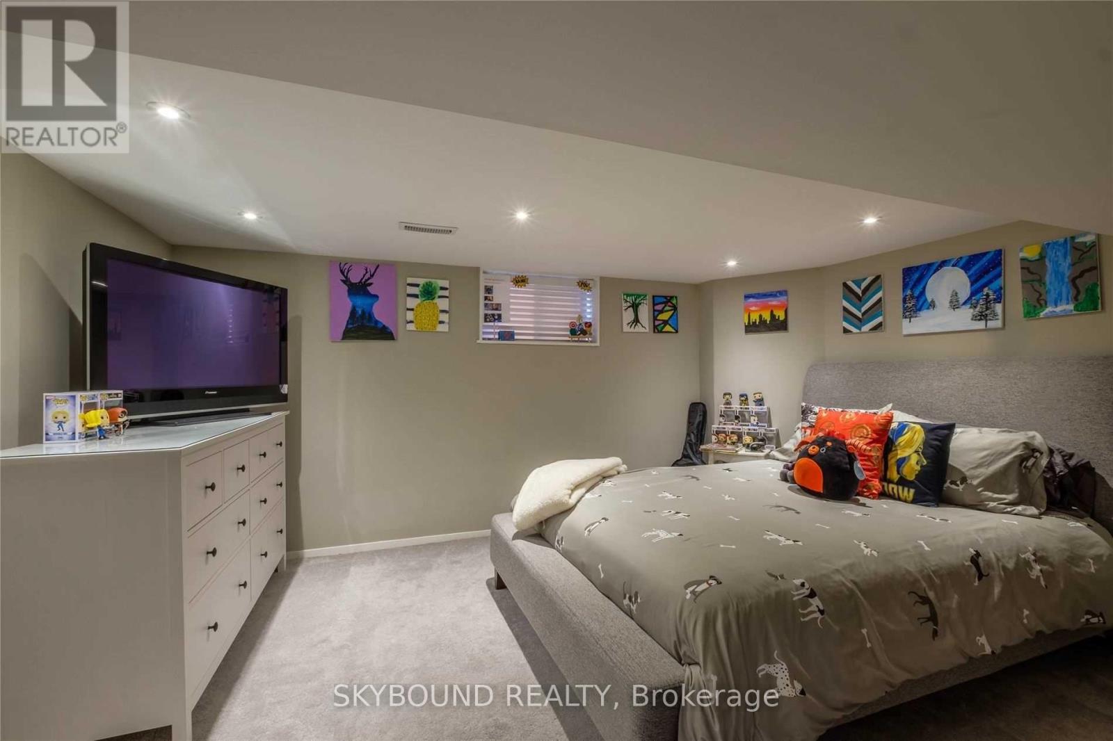 28 EAST 39TH STREET - 17