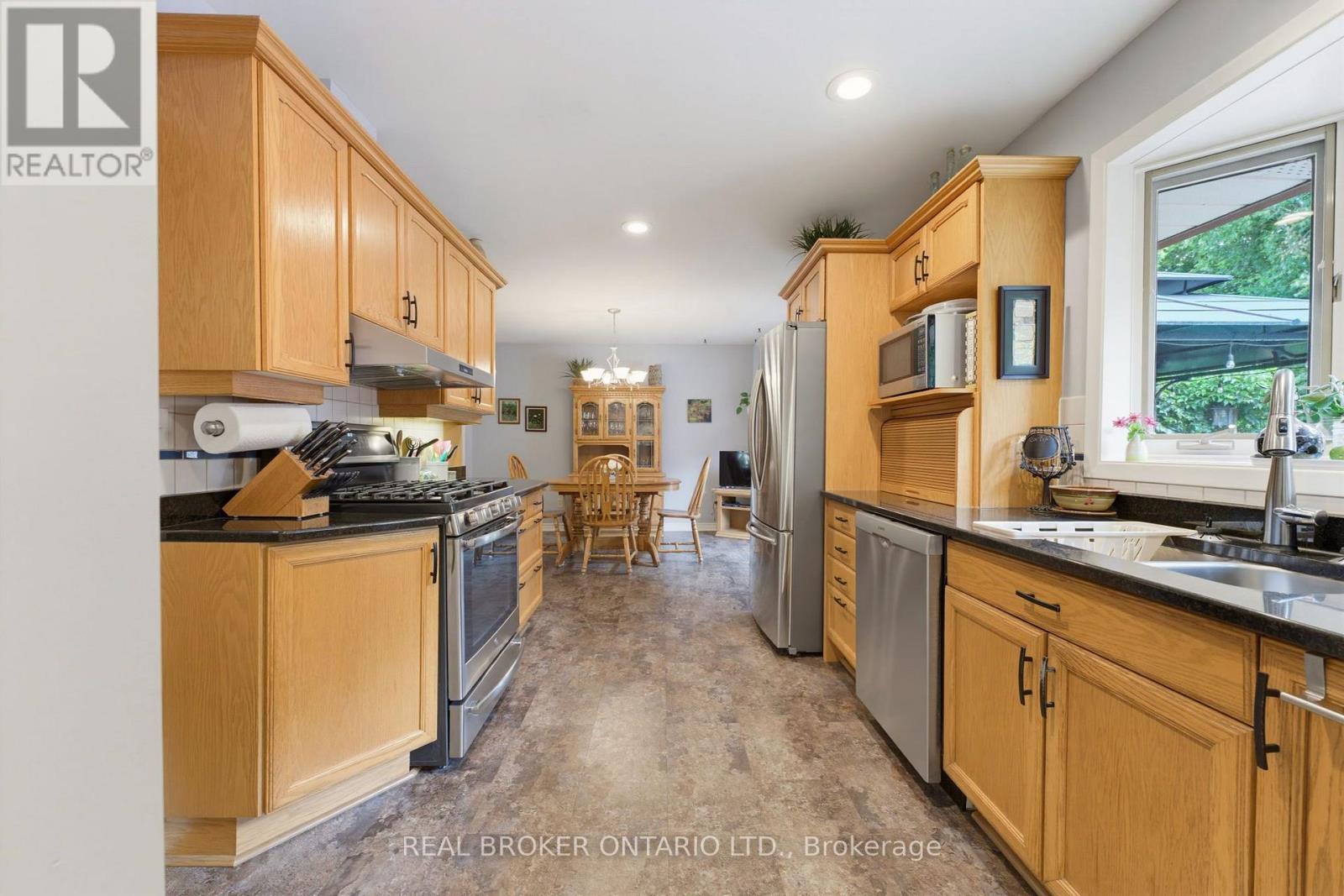 13 BLUEBIRD PLACE - 12