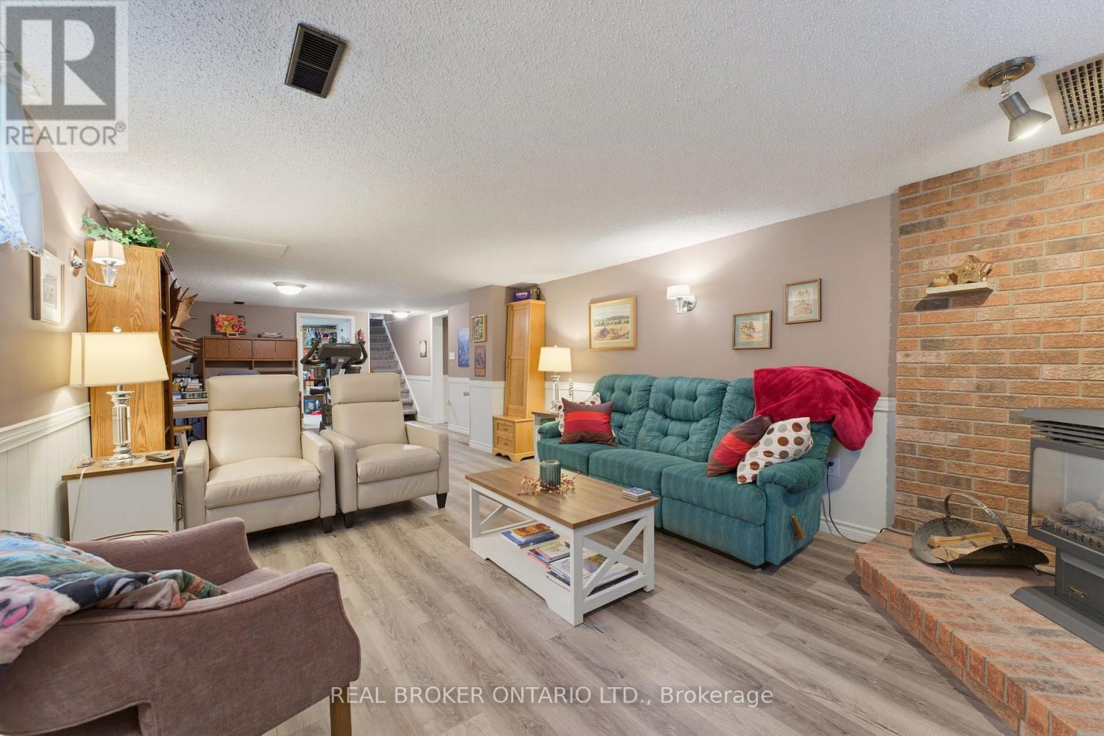 13 BLUEBIRD PLACE - 20