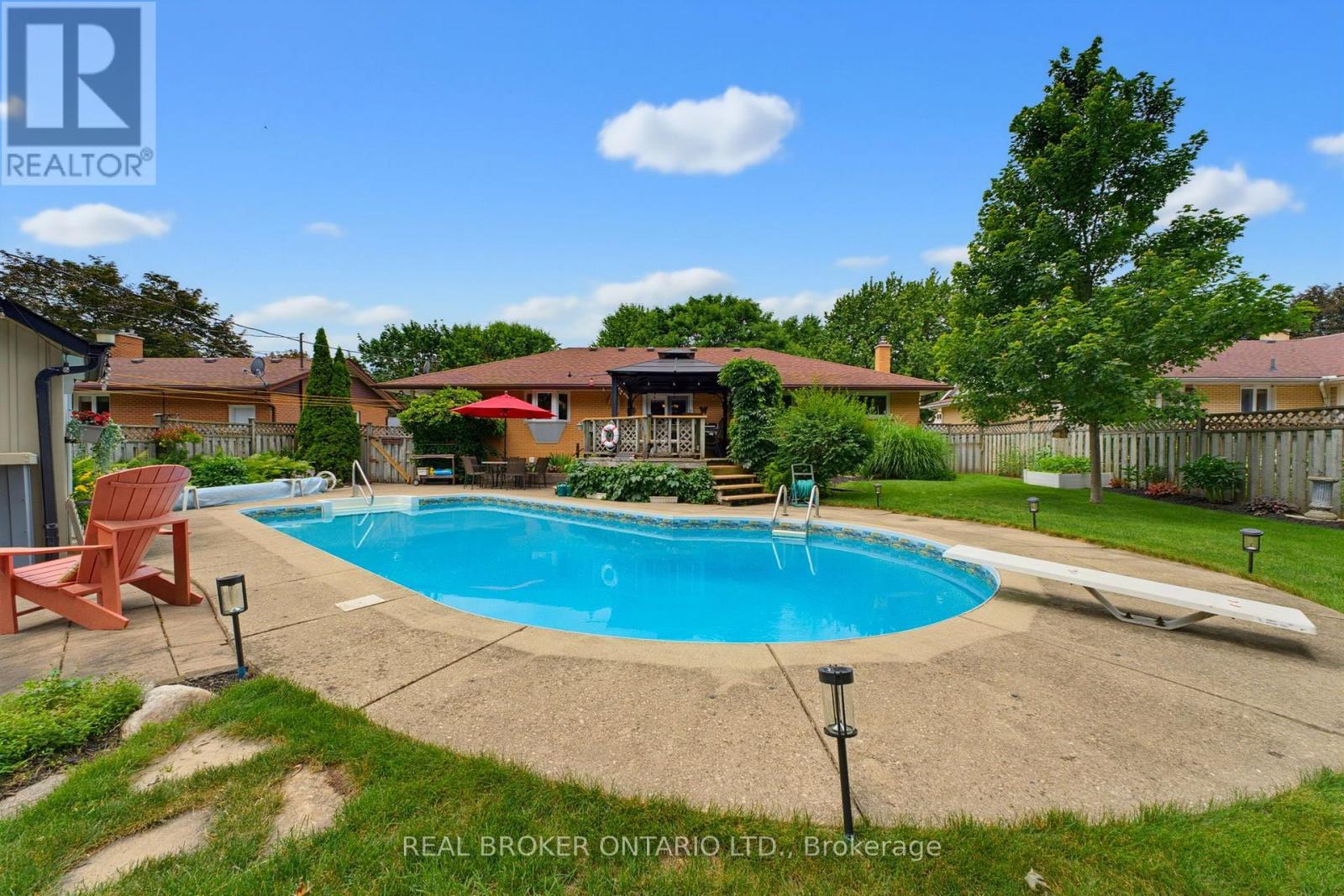 13 BLUEBIRD PLACE - 27