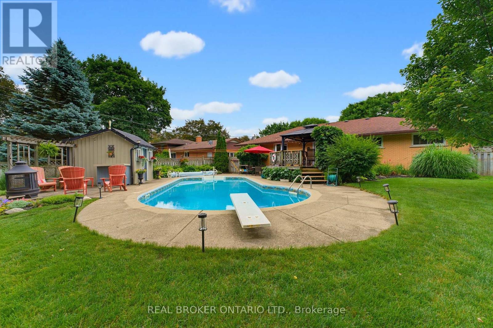 13 BLUEBIRD PLACE - 28