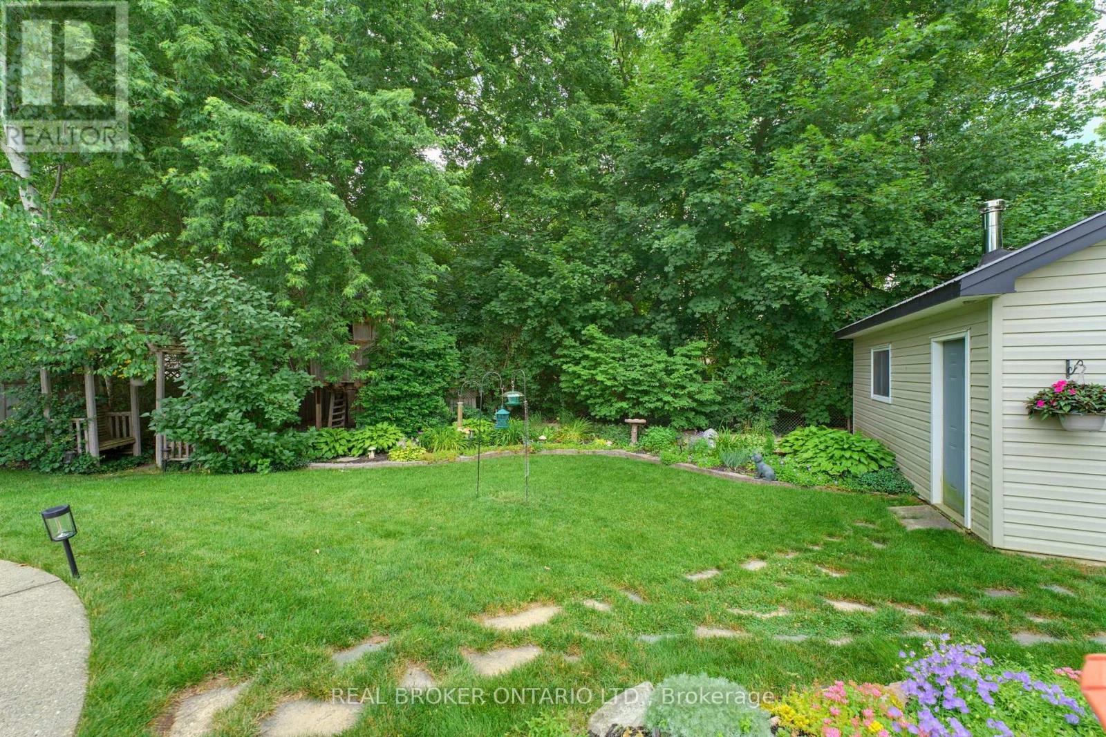 13 BLUEBIRD PLACE - 30