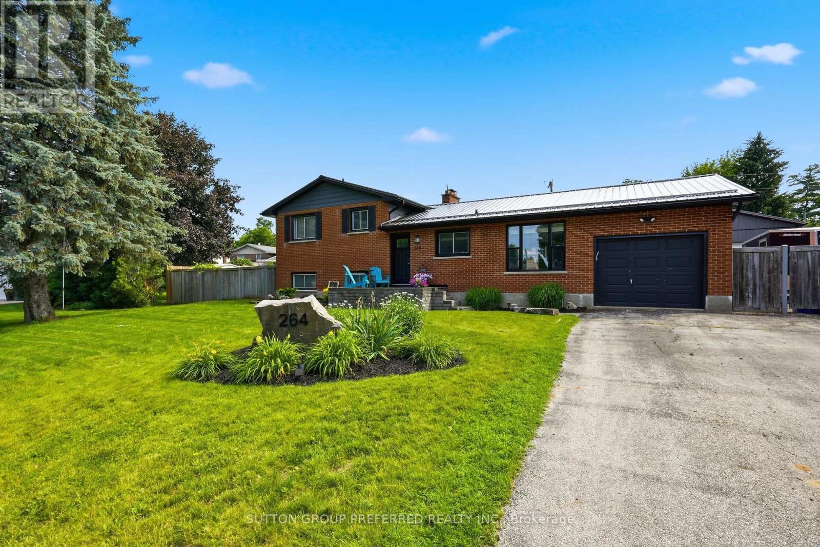 264 CHITTICK CRESCENT - 2