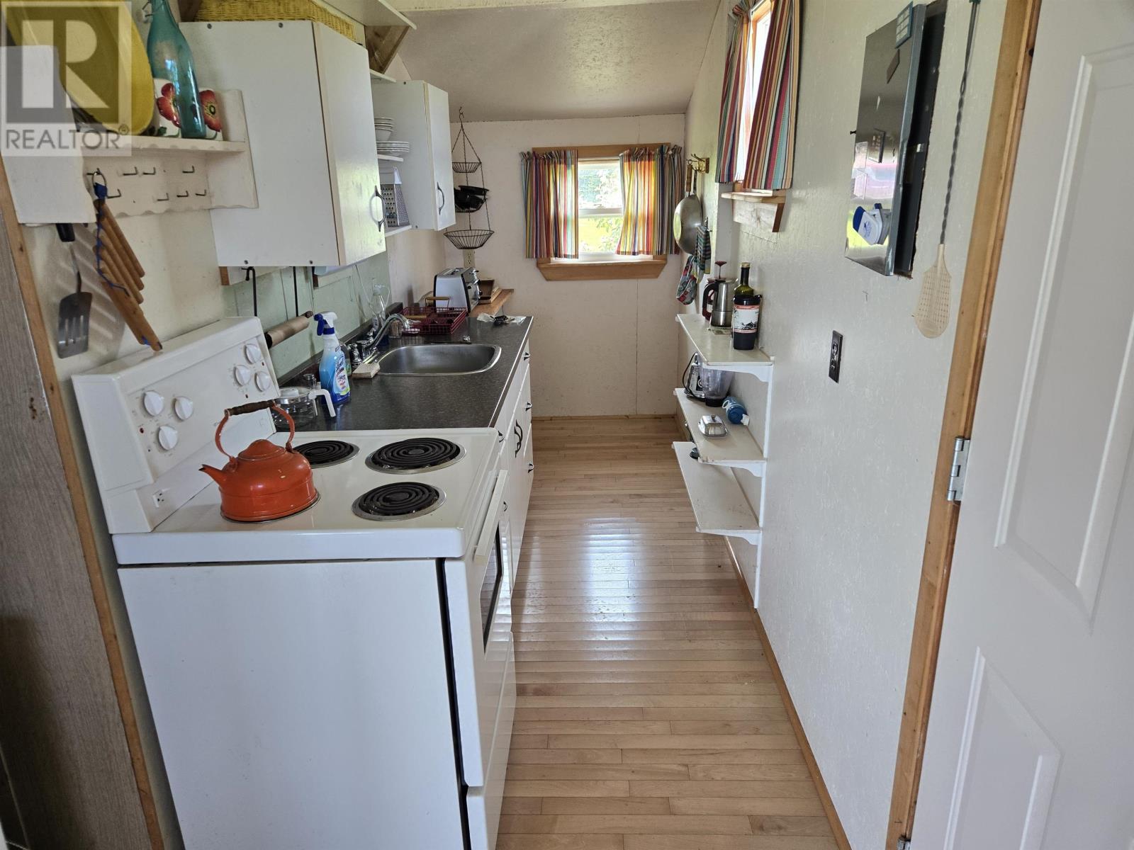 44 Summer Village Road - 10