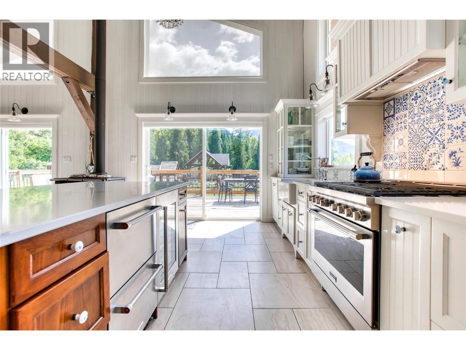3290 Little Slocan South Road - 16