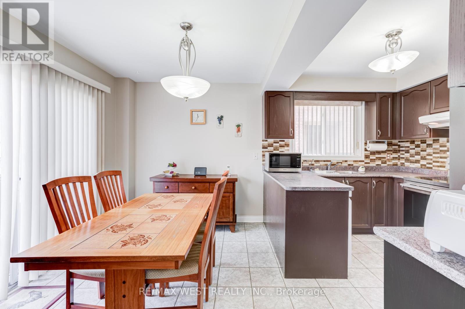 55 PAVIN CRESCENT - 10