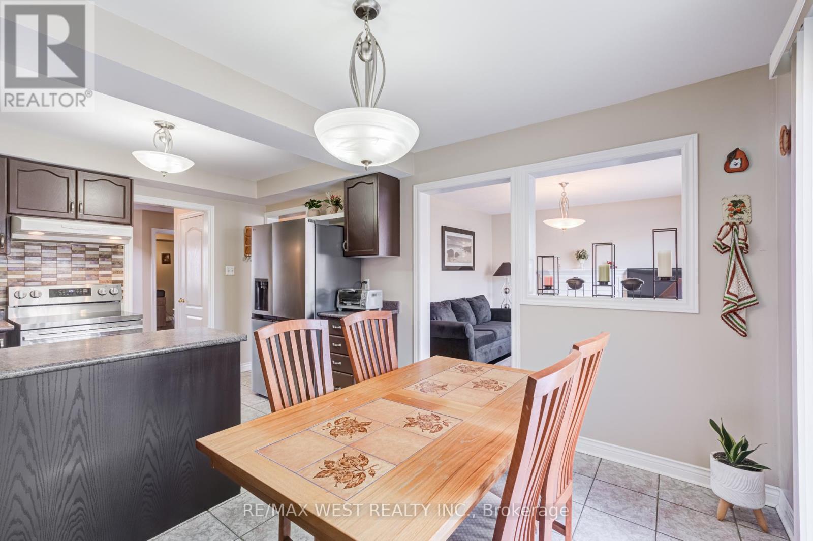 55 PAVIN CRESCENT - 12