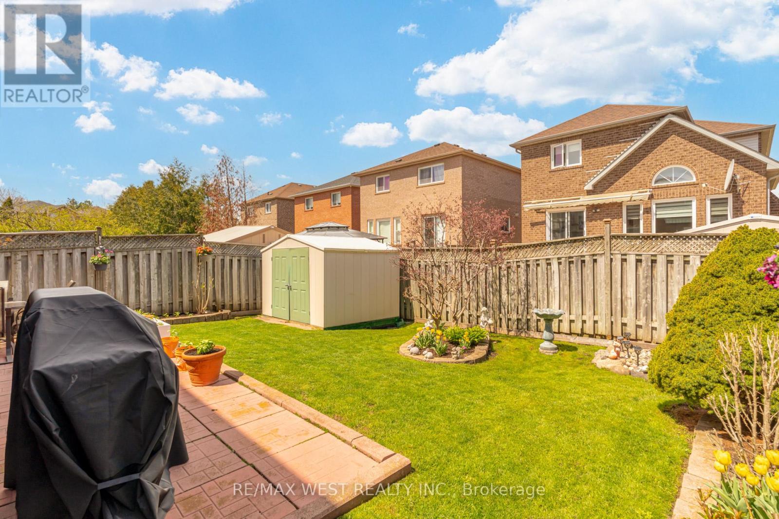55 PAVIN CRESCENT - 35