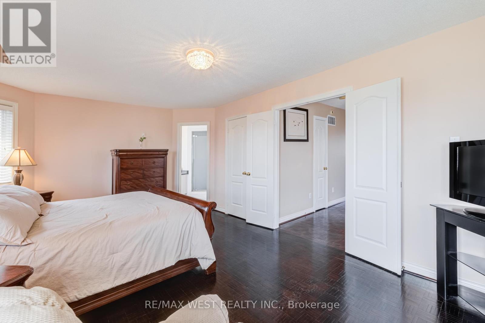 55 PAVIN CRESCENT - 21