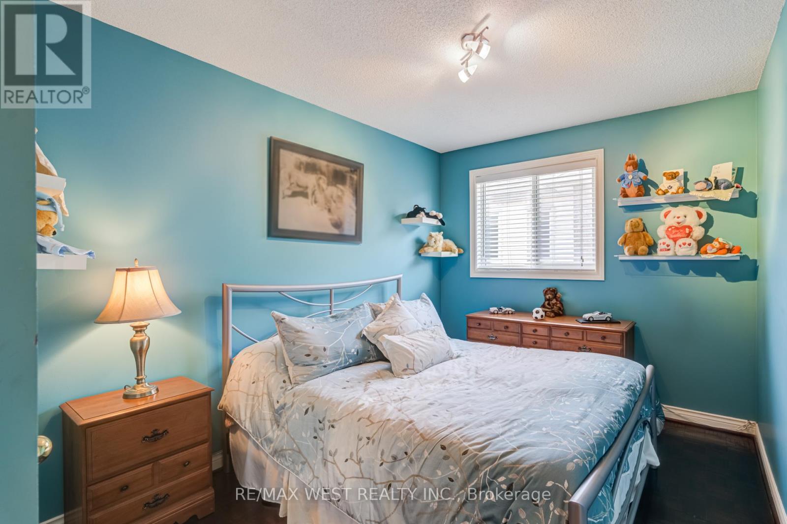 55 PAVIN CRESCENT - 23