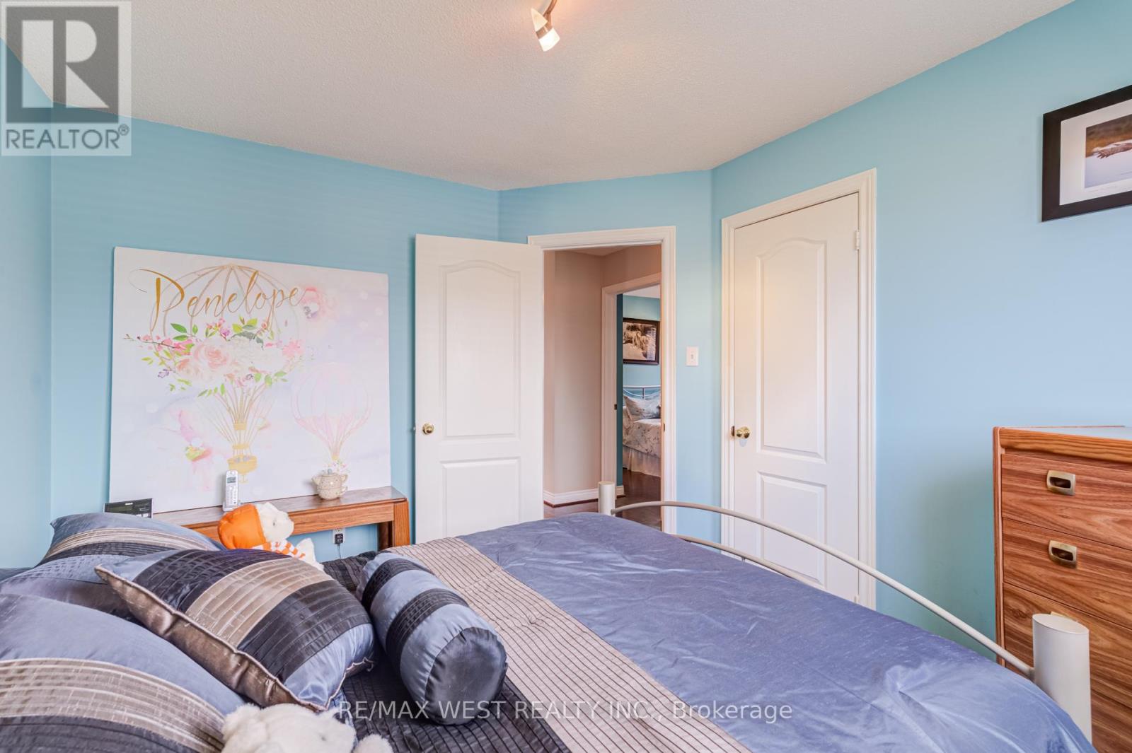 55 PAVIN CRESCENT - 28