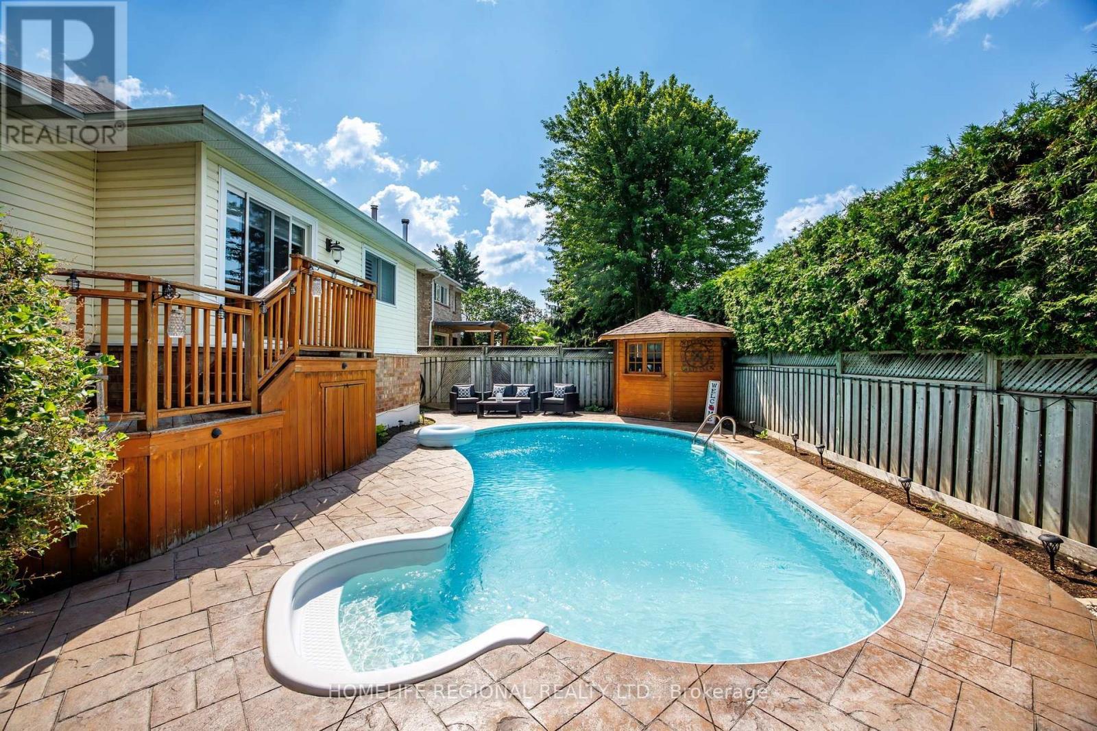20 RUDDELL CRESCENT - 31