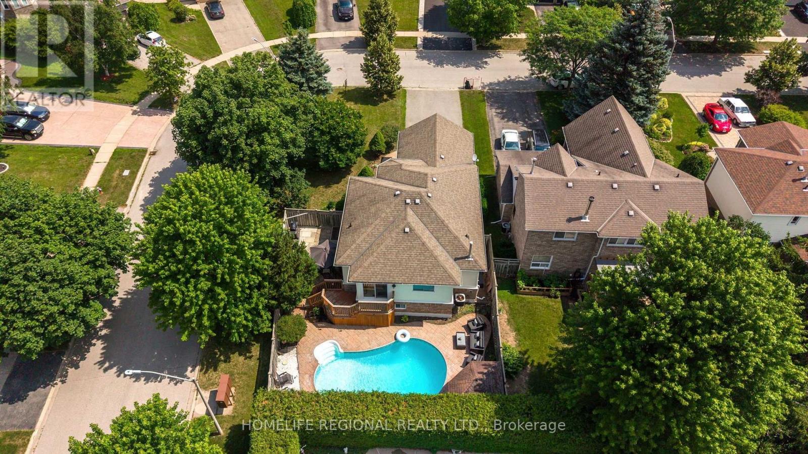 20 RUDDELL CRESCENT - 34
