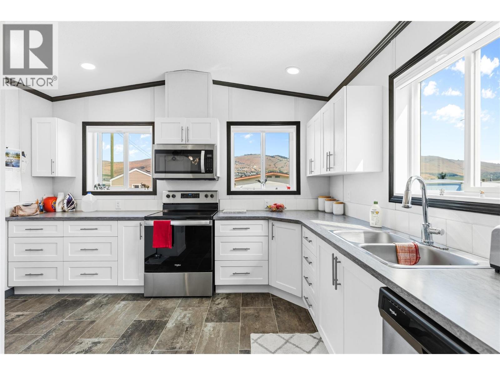 #30 6902 Okanagan Landing Road - Image 9