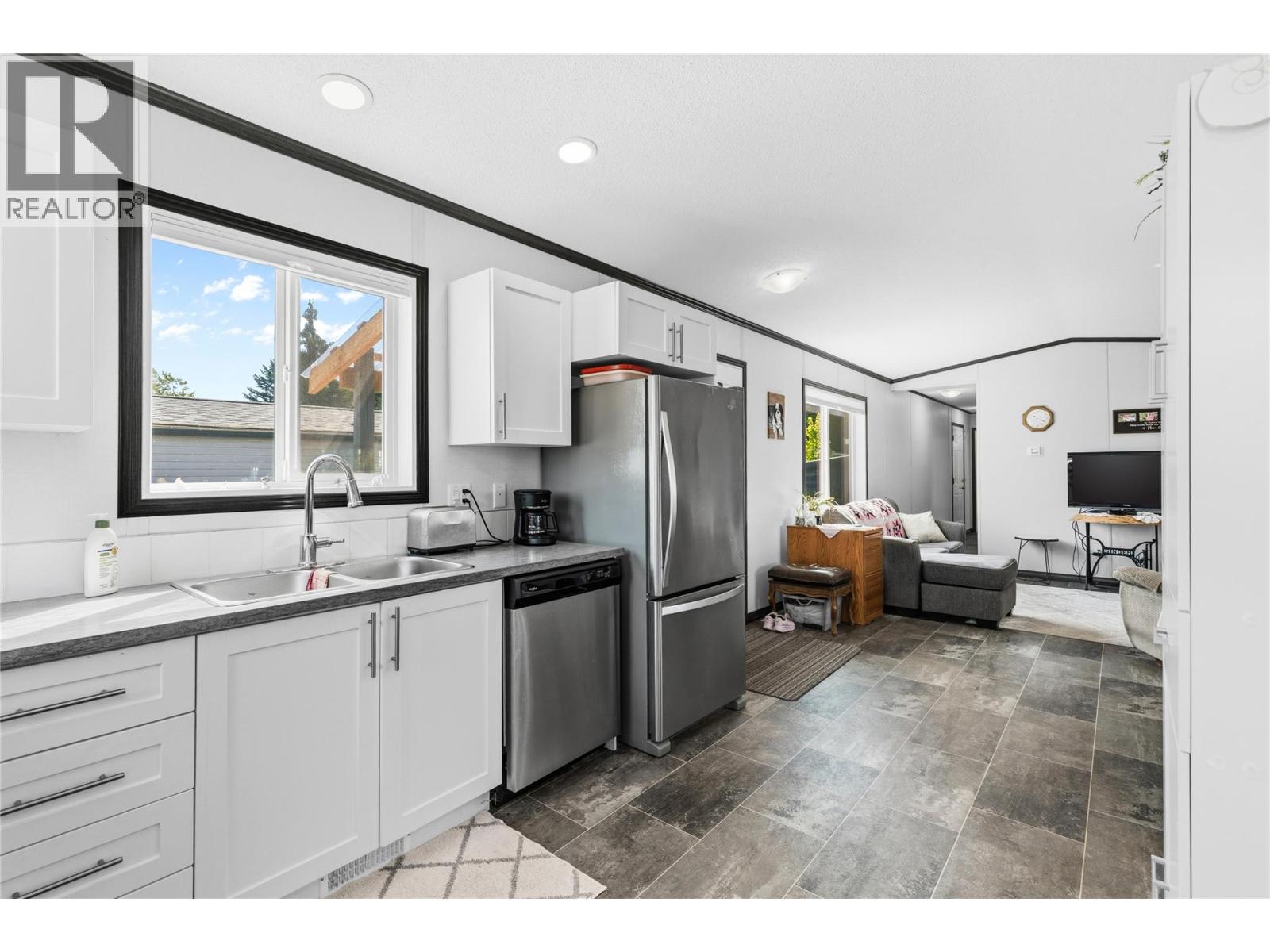 #30 6902 Okanagan Landing Road - Image 14